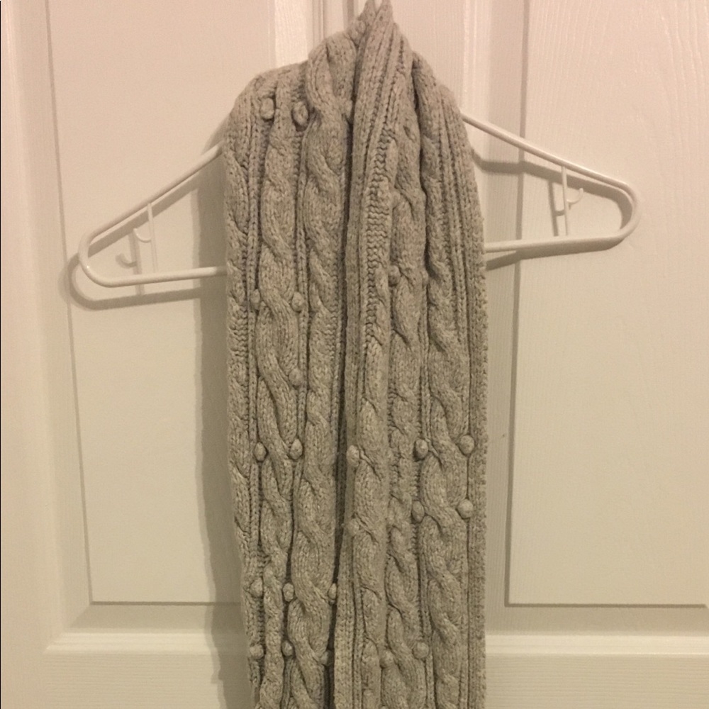 Gap Scarf